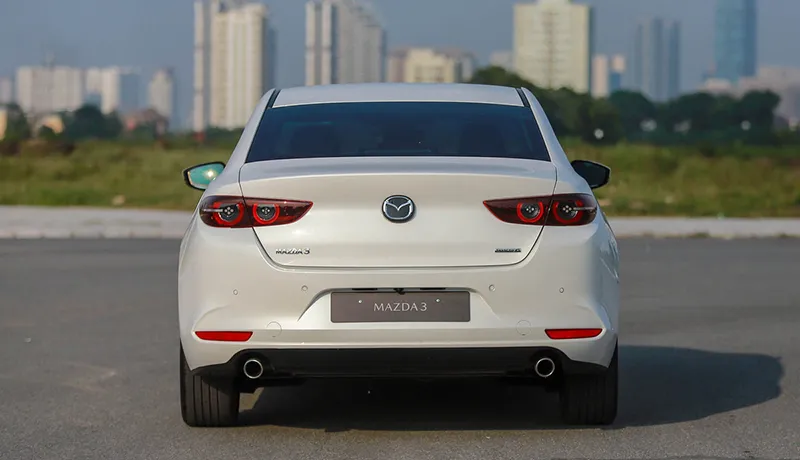 Đuôi xe Mazda 3