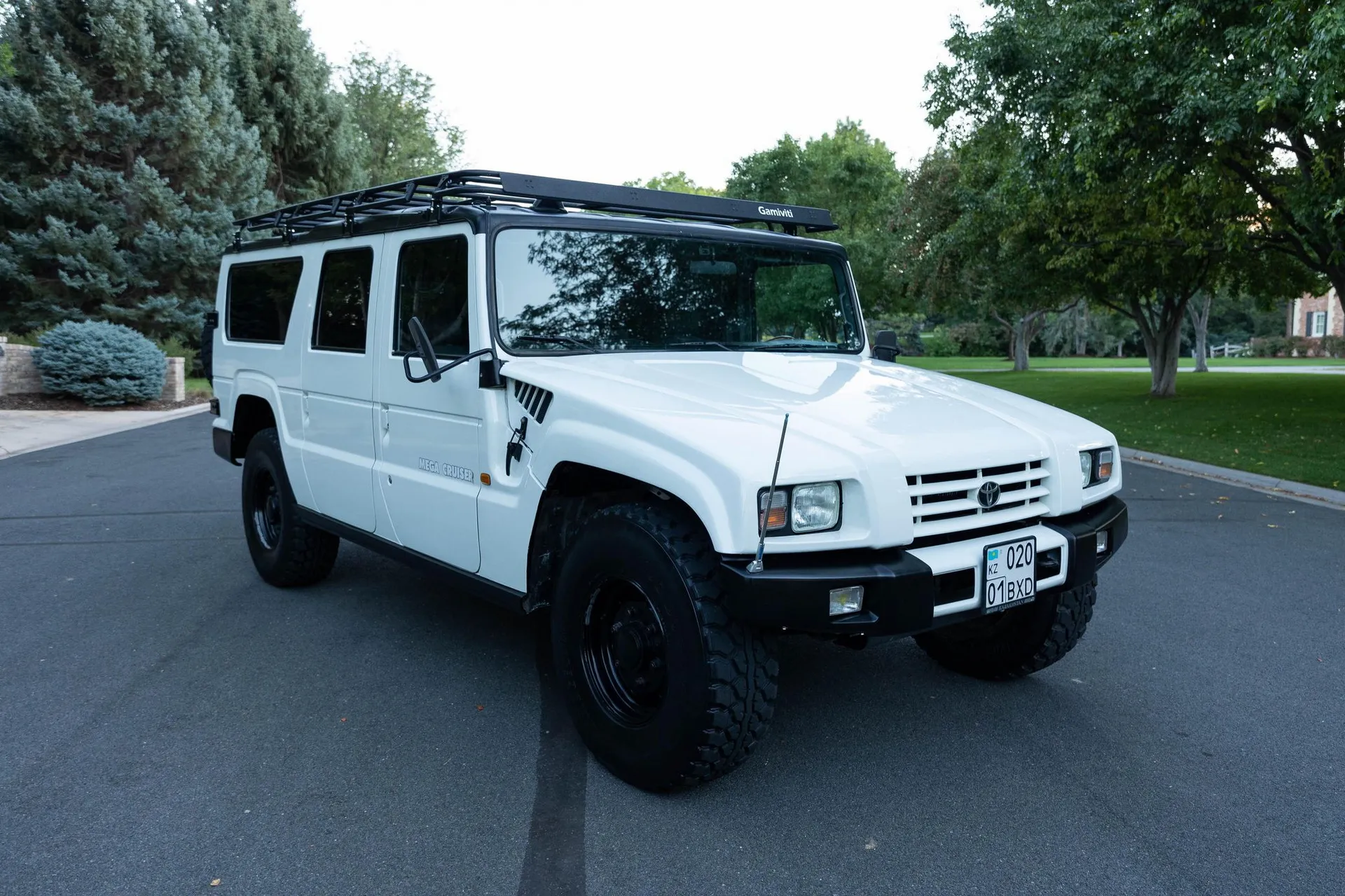 1996-Toyota-Mega-Cruiser-Exterior-4