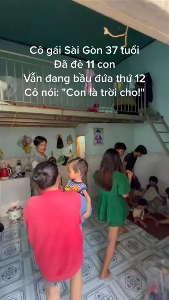 TP.HCM: Cặp vợ chồng nghèo sinh cả đàn con 11 đứa, chuẩn bị thêm con thứ 12 gây sốt mạng