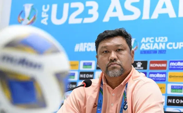 Ông Worrawoot Srimaka từ chức HLV U23 Thái Lan sau thất bại ở giải châu Á