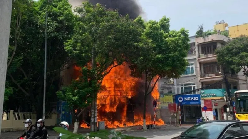 Sau Hồ Tùng Mậu và Trường Chinh, Hà Nội tiếp tục ghi nhận cháy lớn ở Khương Trung