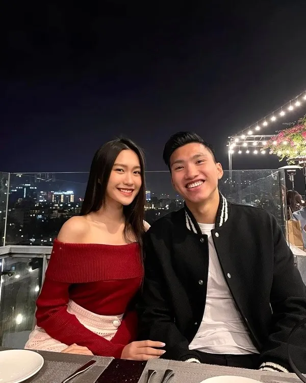 Không còn giấu giếm, Đoàn Văn Hậu chính thức công khai bạn gái hot girl