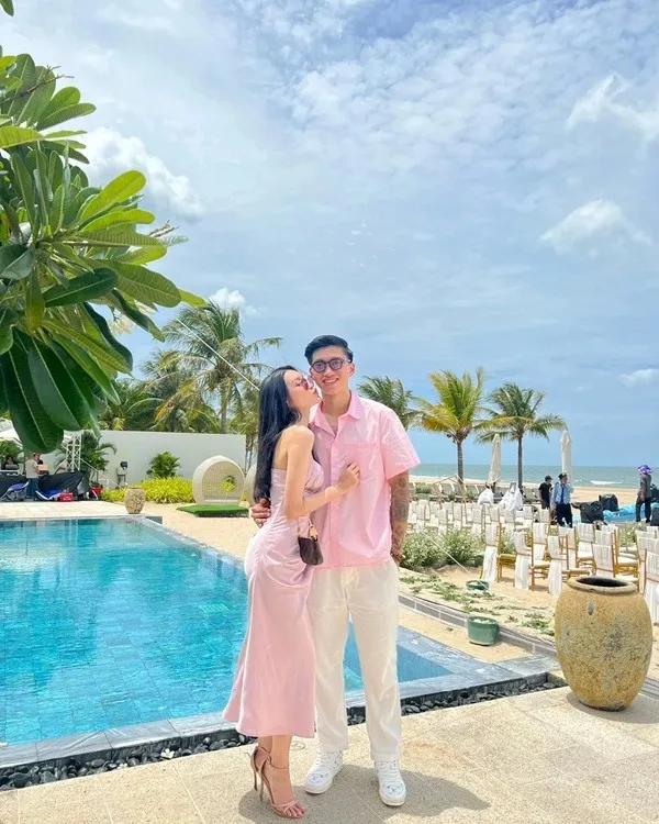 Không còn giấu giếm, Đoàn Văn Hậu chính thức công khai bạn gái hot girl