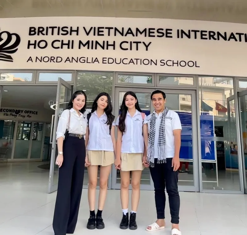 Lọ Lem và Hạt Dẻ nhà MC Quyền Linh được mệnh danh là 'nữ thần học đường'