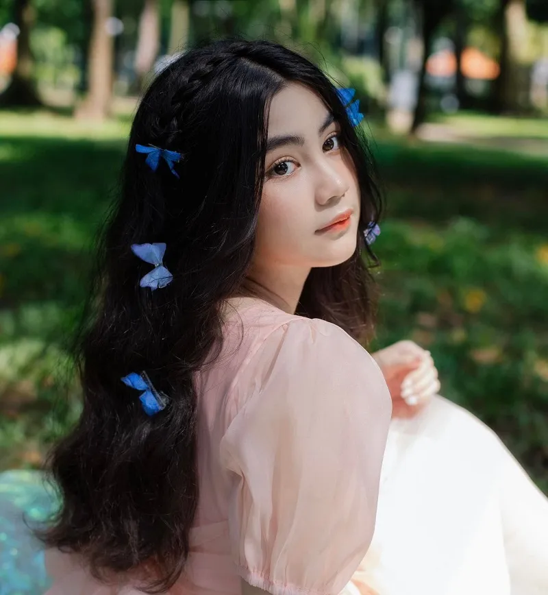 Lọ Lem và Hạt Dẻ nhà MC Quyền Linh được mệnh danh là 'nữ thần học đường'