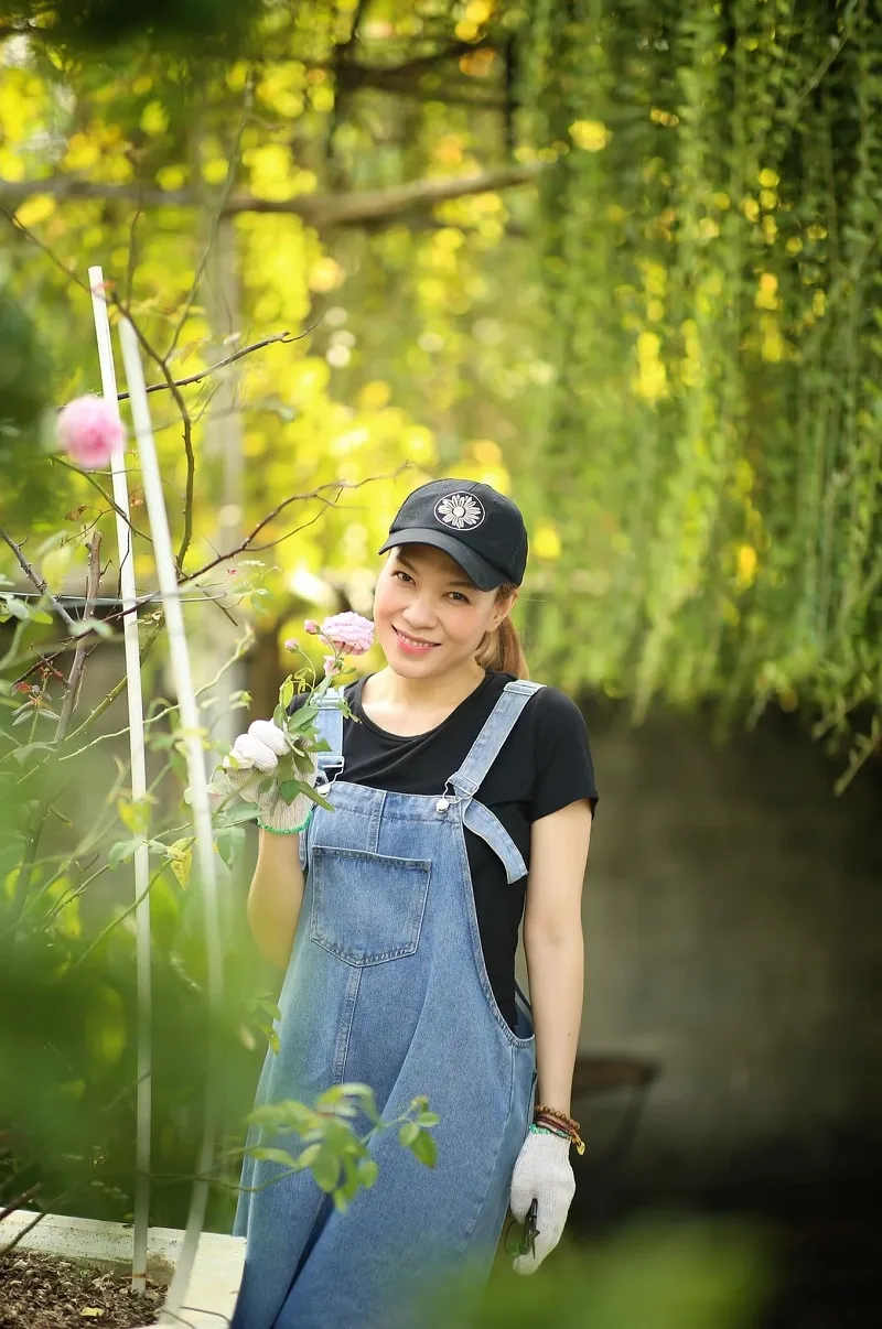 Mỹ Tâm hóa cô nông dân làm vườn, nhan sắc tuổi 41 khiến dân tình ngỡ ngàng