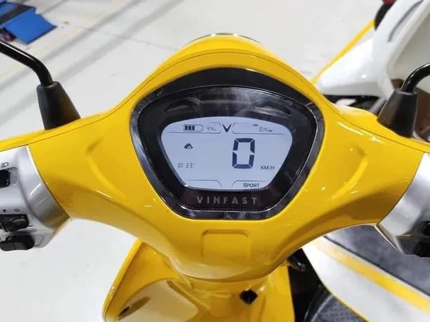 Lộ diện thêm VinFast Evo 200 với 'màu áo' hoàn toàn mới, bất ngờ quãng đường mỗi lần sạc