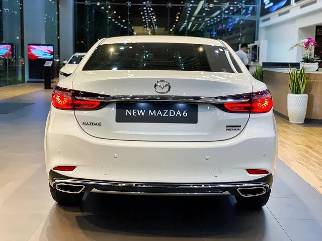 Mazda6 tung ưu đãi giảm giá 60 triệu đồng, cạnh tranh cực gắt với Camry và K5
