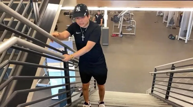 Khoa Pug chi 5 tỷ kéo chân: 'Ai thừa tiền, rửng mỡ mới đi kéo chân'