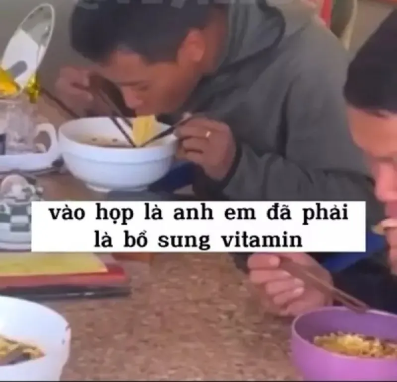 Tuổi trẻ tài cao, Quang Linh nắm trong tay cả 'núi tiền' vẫn ăn uống vô cùng đạm bạc