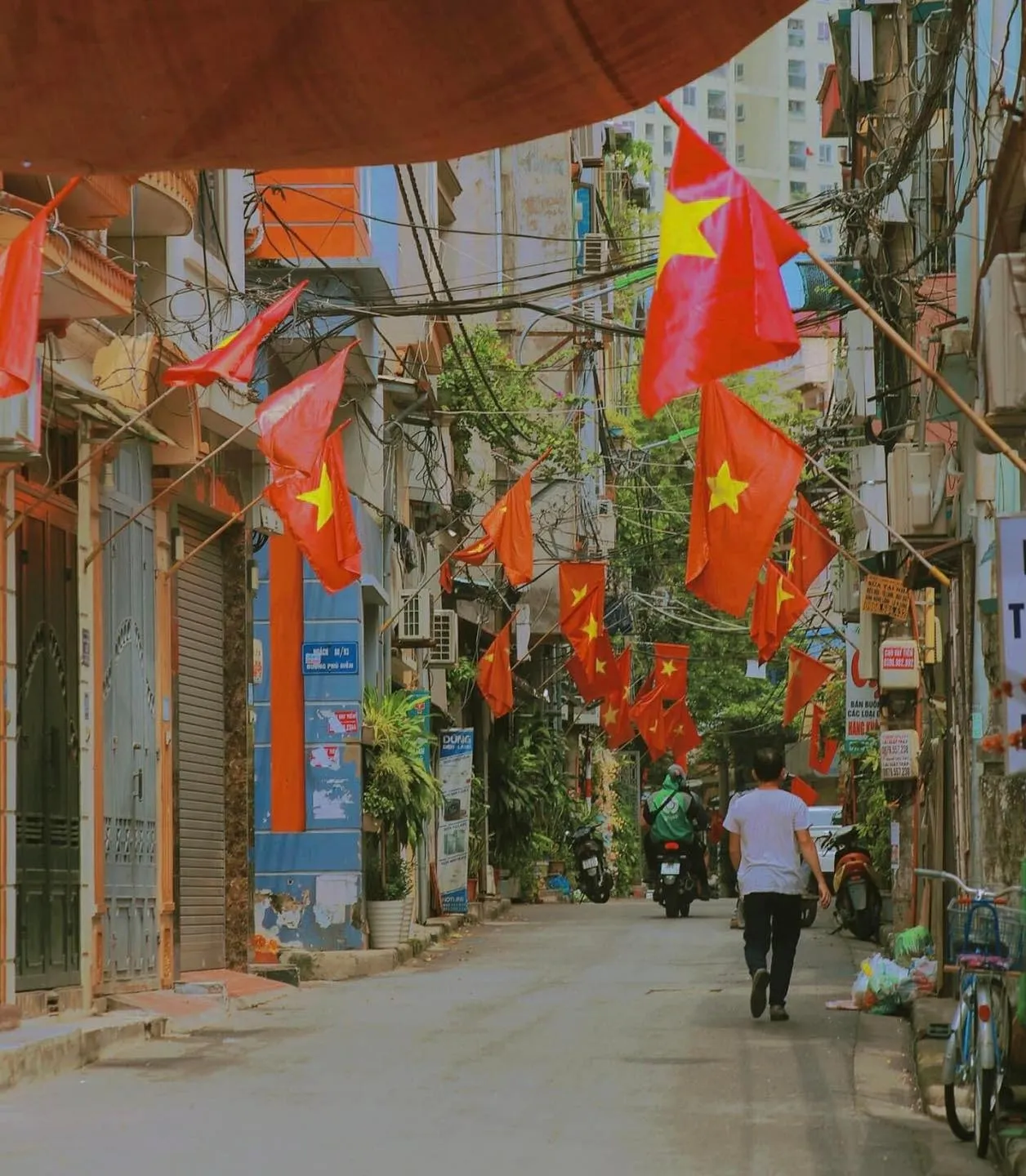 Chùm ảnh Hà Nội rực cờ đỏ sao vàng trước ngày Quốc khánh 2/9