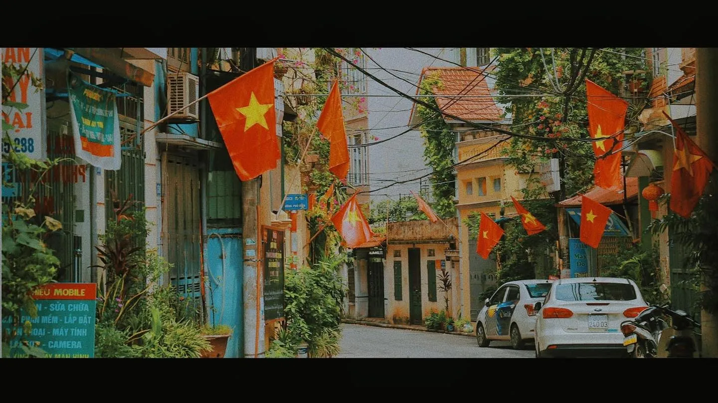 Chùm ảnh Hà Nội rực cờ đỏ sao vàng trước ngày Quốc khánh 2/9