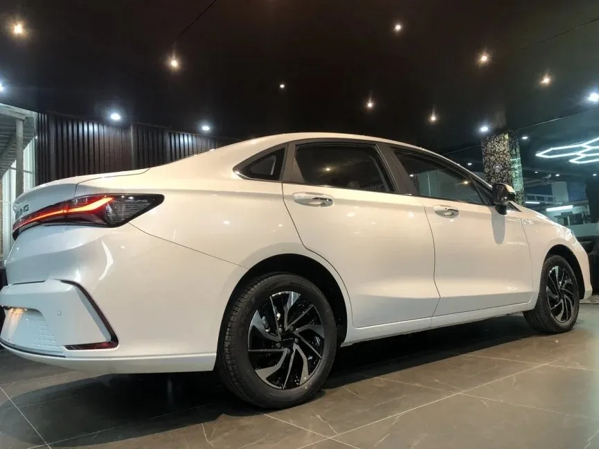 Đối thủ của Mazda 3, Kia K3 mở bán ở Việt Nam giá chỉ 508 triệu đồng