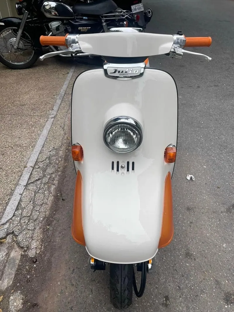 Có gì ở chiếc xe Honda Julio 20 năm tuổi được rao bán với giá đắt hơn Honda SH