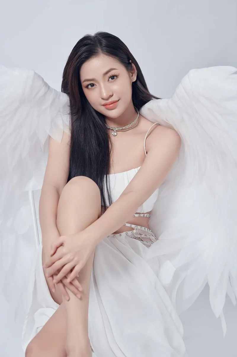 Bố mẹ 'hot girl trứng rán' Trần Thanh Tâm lên tiếng khi con gái bị dính thị phi 15.000 USD