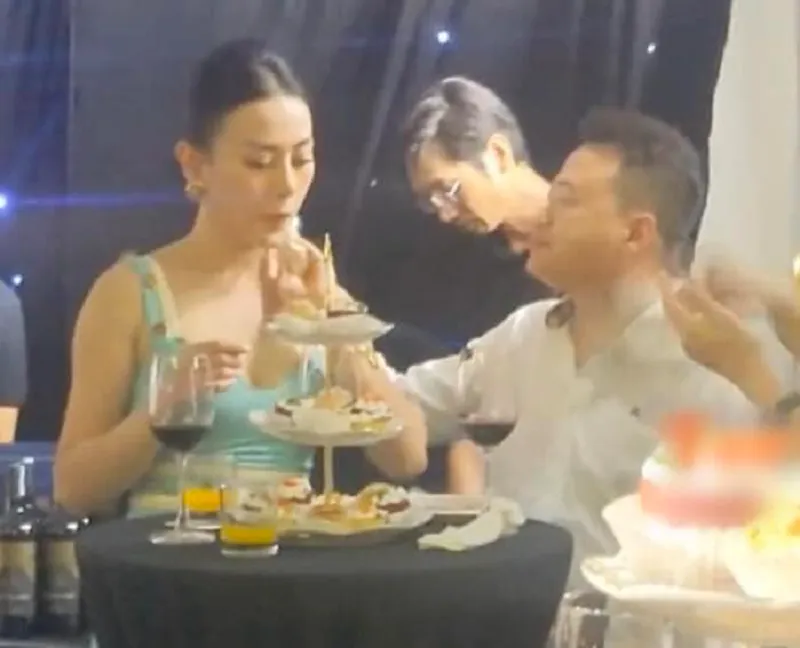 Mặc ồn ào, shark Bình vẫn ga lăng tháp tùng Phương Oanh đi sự kiện