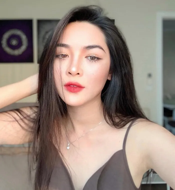 'Hot girl thẩm mỹ' Vũ Thanh Quỳnh bị đào lại ảnh 'nguyên thủy' 8 năm trước
