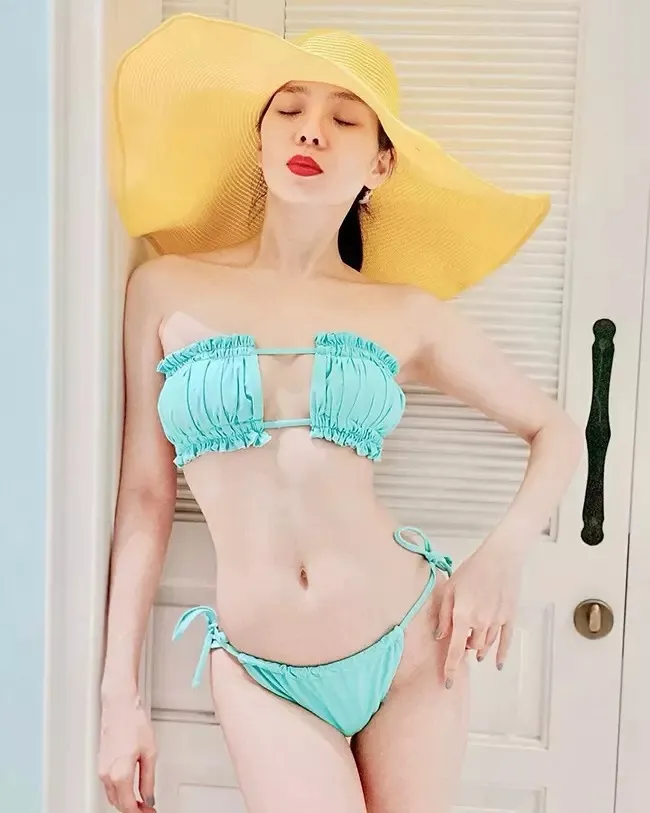 Lệ Quyên nói gì khi bị mỉa mai tập để trẻ, không bị lệch tuổi với Lâm Bảo Châu