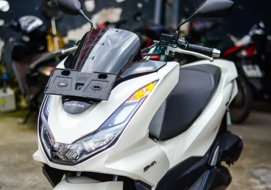 Honda PCX bản tiết kiệm xăng chính thức về Việt Nam, giá bán bất ngờ