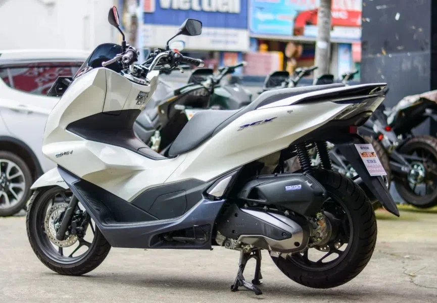 Honda PCX bản tiết kiệm xăng chính thức về Việt Nam, giá bán bất ngờ