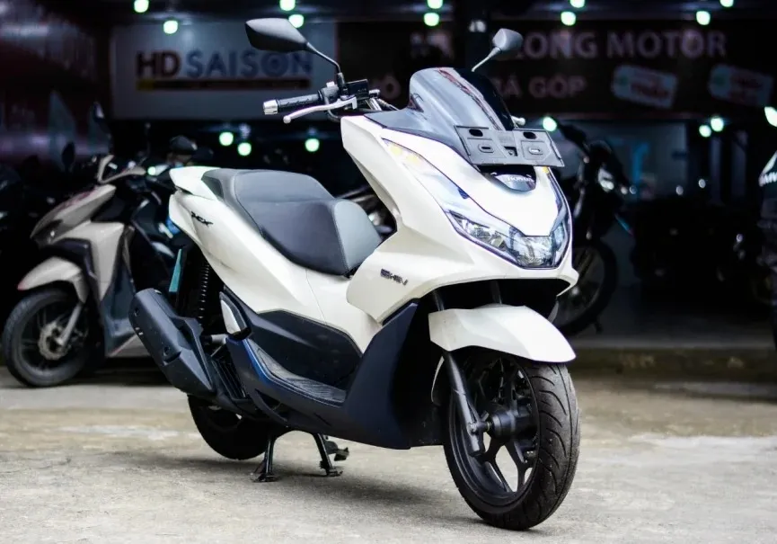 Honda PCX bản tiết kiệm xăng chính thức về Việt Nam, giá bán bất ngờ