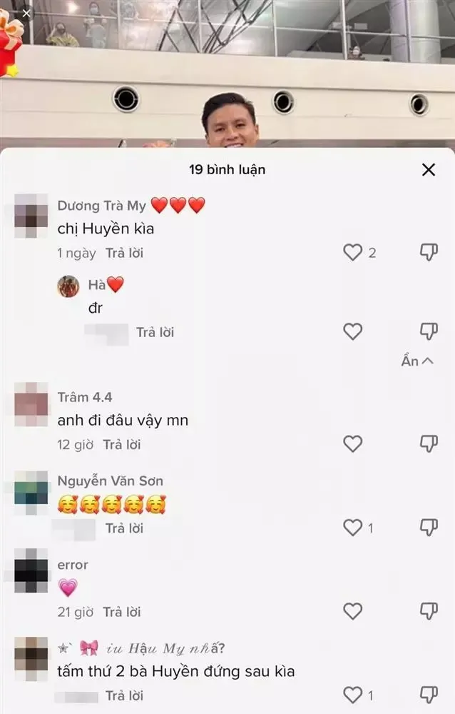 Quang Hải và bạn gái bịn rịn ở sân bay trước giờ lên đường sang Pháp