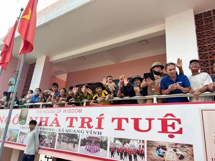 Thủy Tiên khẳng định giá trị thiết thực của nhà chống lũ được xây dựng từ tiền quyên góp năm 2020