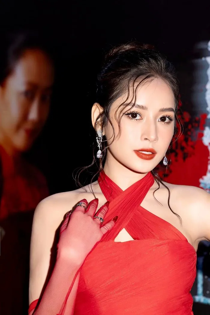 Bất chấp VTV chê MV 'rác', Chi Pu vẫn thản nhiên mang bài hát đi live