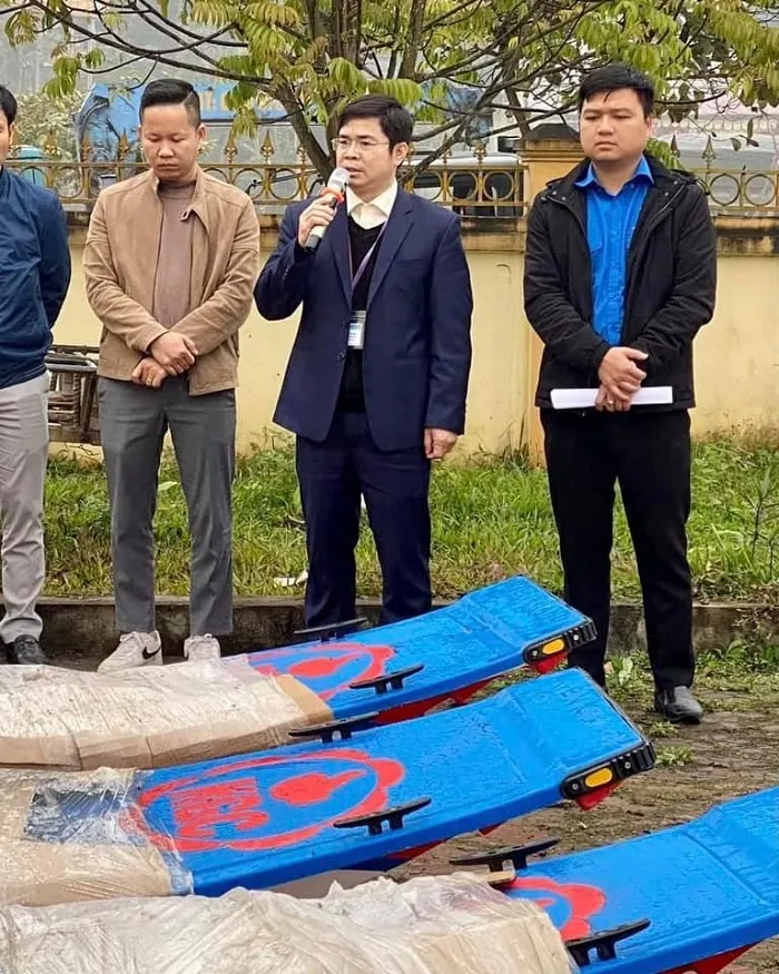 Ca sĩ Thủy Tiên báo tin vui sau chuyến từ thiện âm thầm tại miền Trung
