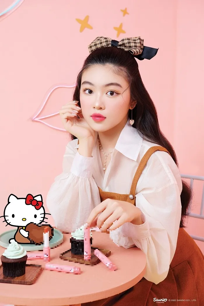 Ái nữ đầu lòng nhà MC Quyền Linh khoe nhan sắc mật ngọt trong loạt ảnh mới