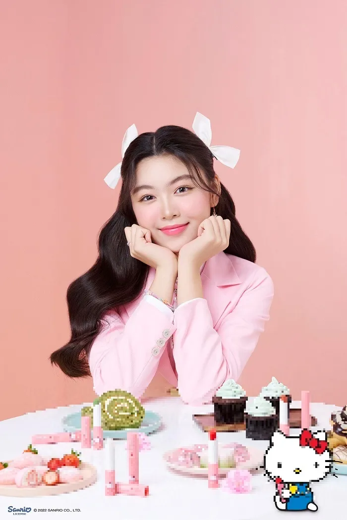Ái nữ đầu lòng nhà MC Quyền Linh khoe nhan sắc mật ngọt trong loạt ảnh mới