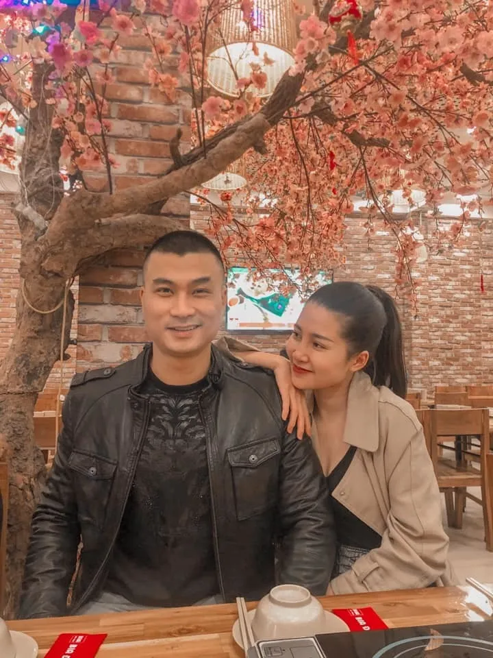 Cuộc hôn nhân hạnh phúc ít biết của Trung Trâu 'Gara Hạnh Phúc'