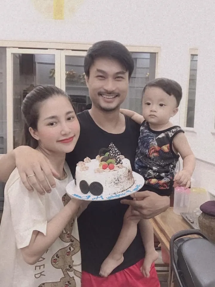 Cuộc hôn nhân hạnh phúc ít biết của Trung Trâu 'Gara Hạnh Phúc'