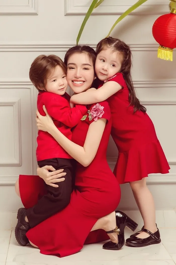Ngỡ ngàng nhan sắc con gái Cadie Mộc Trà của Elly Trần hiện tại