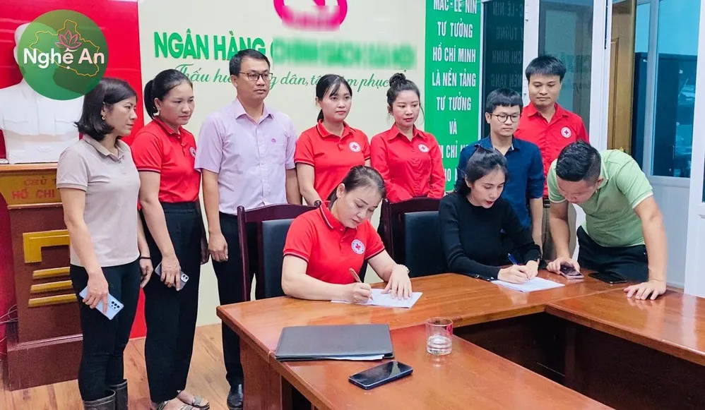 Thủy Tiên tiếp tục nối dài những hành động đẹp tại quê chồng Nghệ An