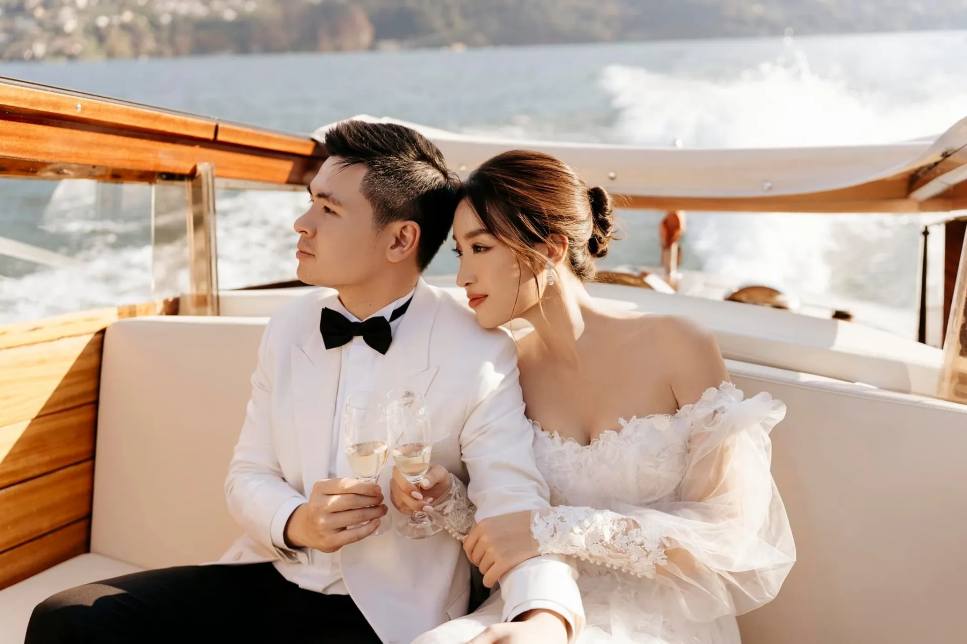 Chùm ảnh Hoa hậu Đỗ Mỹ Linh bên dàn phù dâu toàn bông hậu