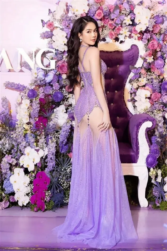 Ngọc Trinh lại bị tố mặc đồ nhái của NTK nước ngoài, vô tình lôi cả Hoa hậu Thùy Tiên vào