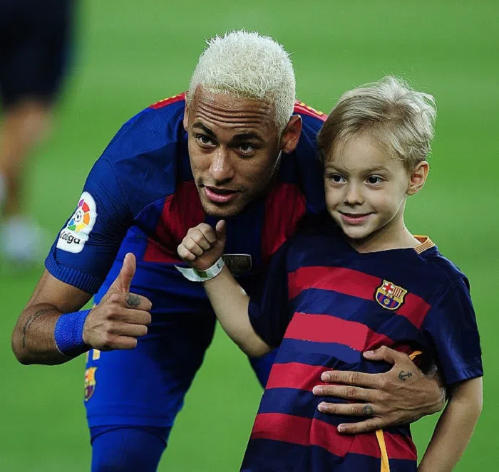 Chuyện Neymar làm bạn gái có bầu nhưng chỉ nhận nuôi con không cưới: Cái kết bất ngờ