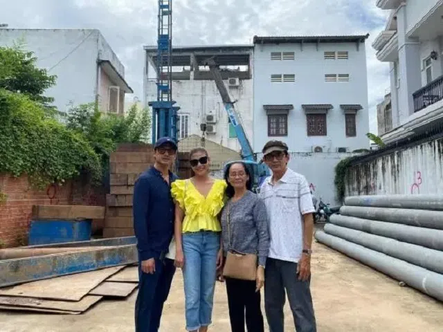 Vợ chồng Thúy Diễm Lương Thế Thành khoe 2 năm xây được 2 căn nhà
