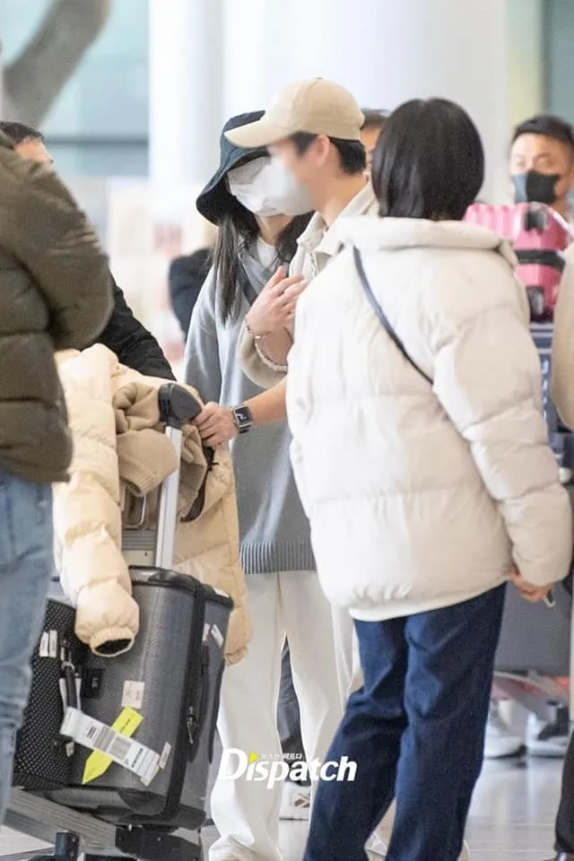 HOT: Dispatch khui Lee Jong Suk hẹn hò với IU, có cả ảnh đi du lịch riêng tư