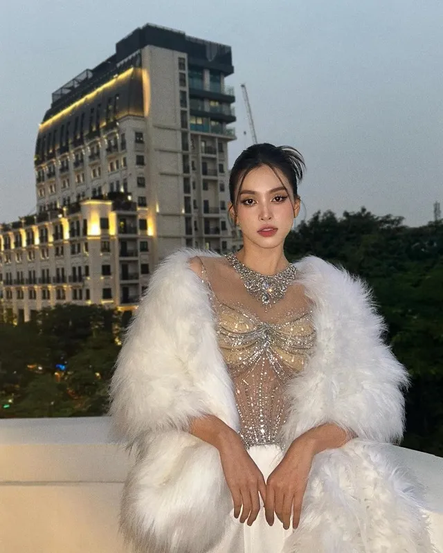Hoa hậu Tiểu Vy khoe nhan sắc xứng danh mỹ nhân của năm: Khó ai có thể chê!