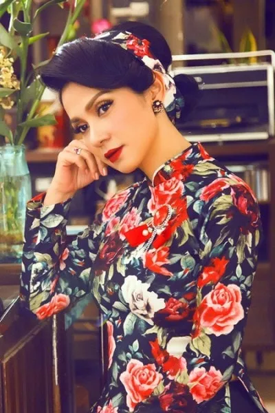 'Biểu tượng sắc đẹp' Việt Trinh đáp trả khi bị buông lời cay đắng, chê hết thời