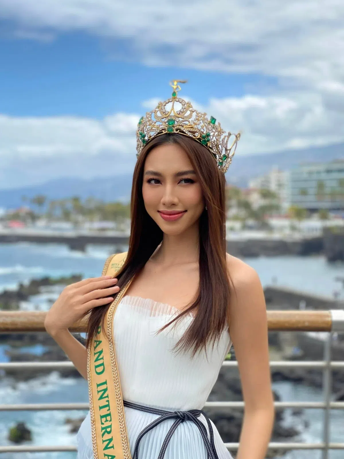 Hoa hậu Thùy Tiên bị ekip 'dìm' khiến cư dân mạng ngán ngẩm