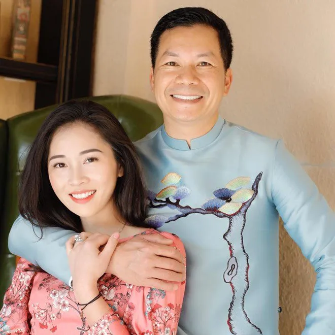 Vợ Á hậu kém 16 tuổi của Shark Hưng tiết lộ góc khuất hôn nhân hậu sinh quý tử