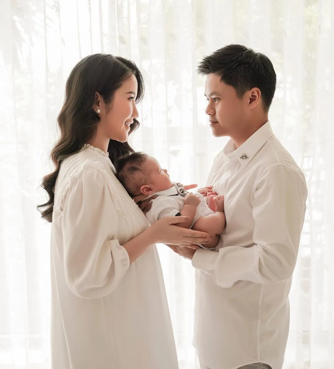 Vợ thiếu gia Phan Thành khoe vóc dáng 'khét lẹt' sau sinh
