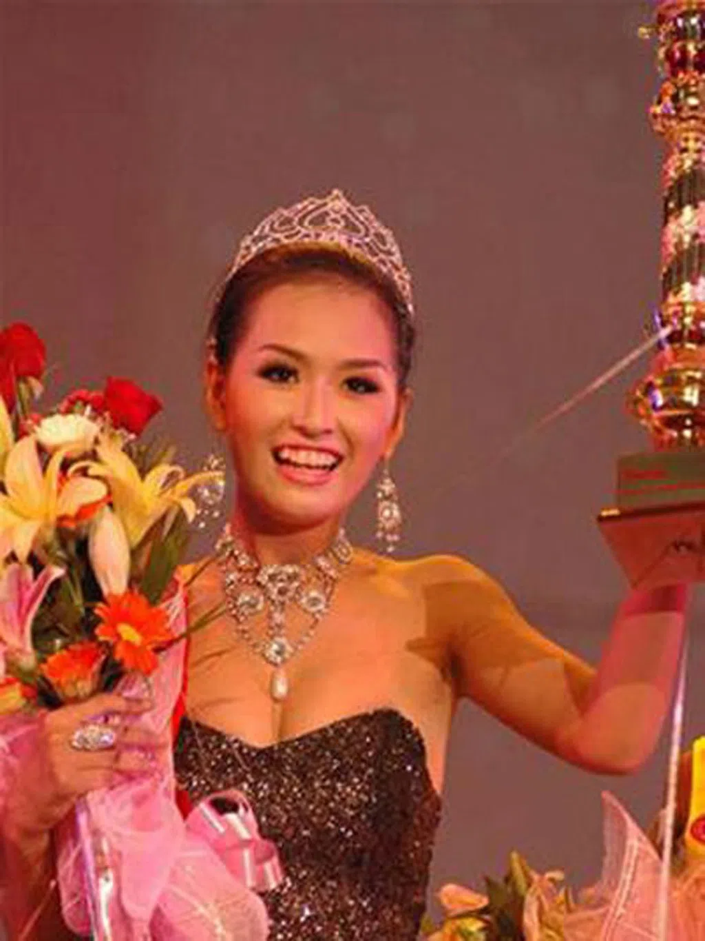 Hoa hậu Việt Nam sở hữu chiều cao thấp nhất và cao nhất trong dàn người đẹp sau 34 năm