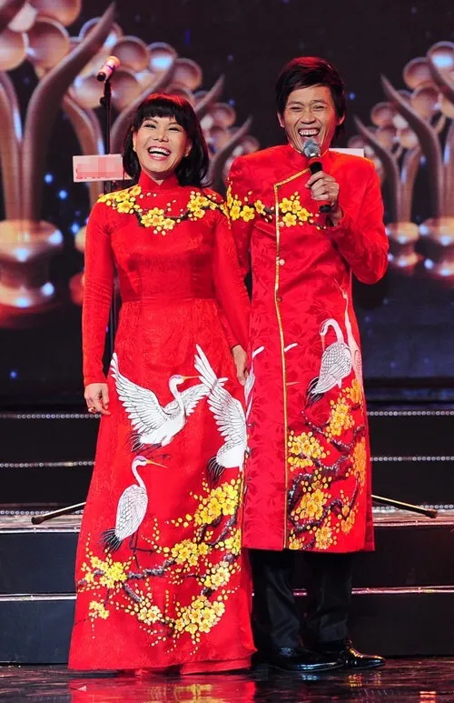 Việt Hương lến tiếng về việc không đứng chung sân khấu với Hoài Linh, tiết lộ luôn mối quan hệ hiện tại