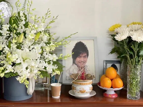 9 năm Wanbi Tuấn Anh qua đời, em gái gây xúc động mạnh với hành động tưởng nhớ cố ca sĩ