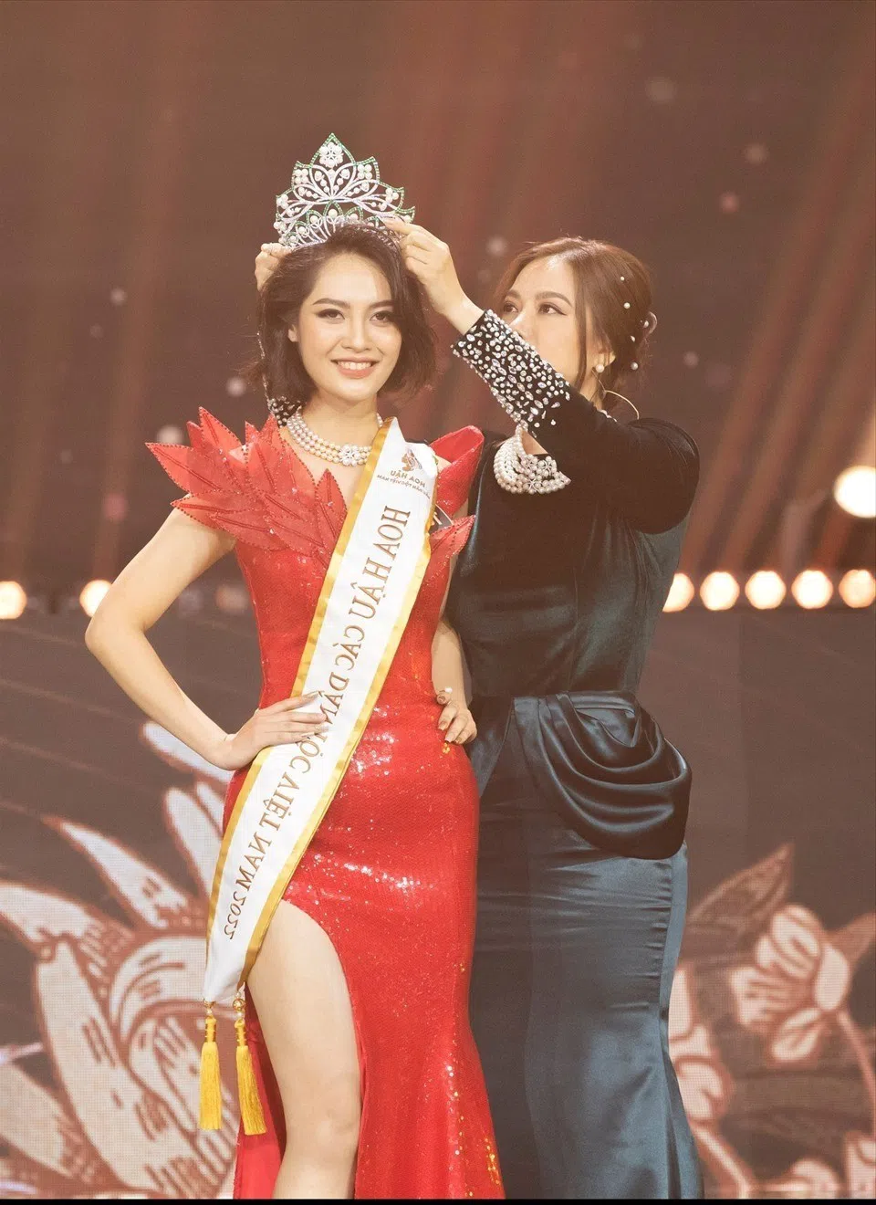 Trương Ngọc Ánh nói rõ về ồn ào của Hoa hậu các dân tộc VN, khẳng định Á hậu 2 thi Miss Earth là đúng đắn