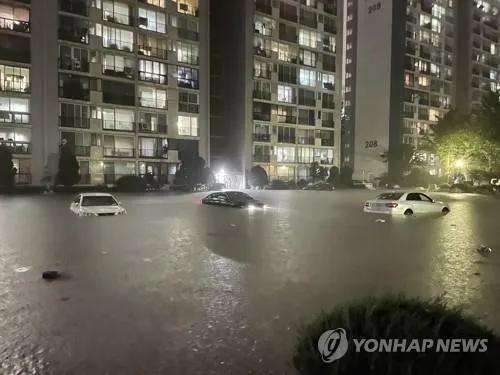 Trận mưa lớn lịch sử khiến Hàn Quốc thiệt hại nghiêm trọng về người và tài sản